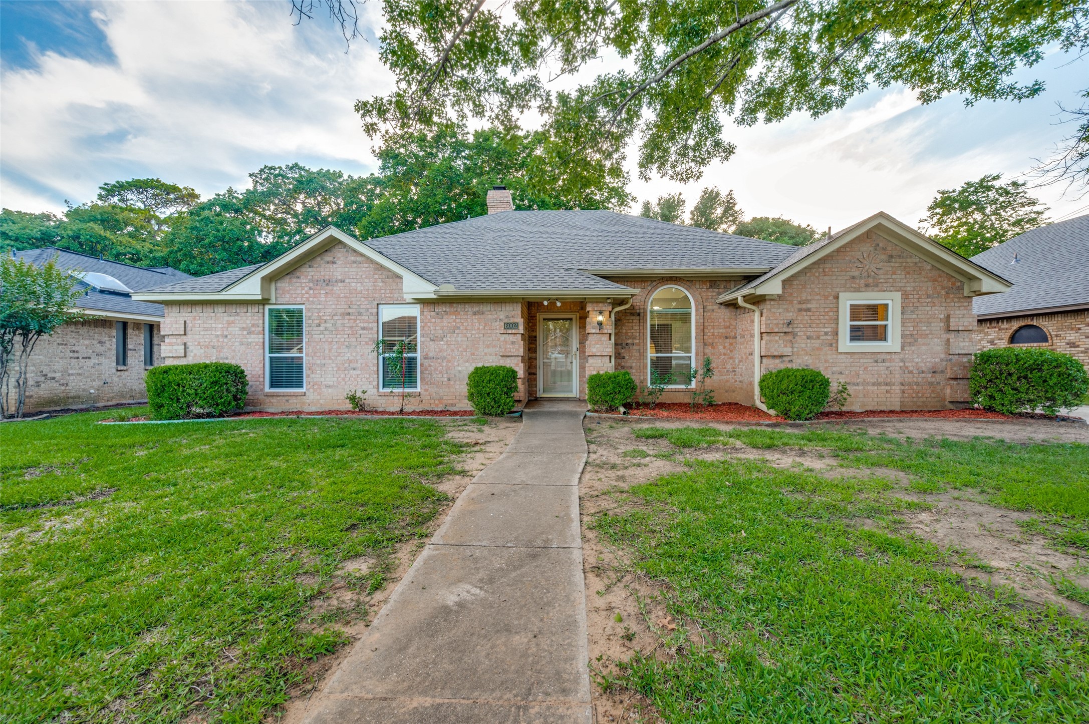 6002 Kenilworth Drive Arlington TX 76001