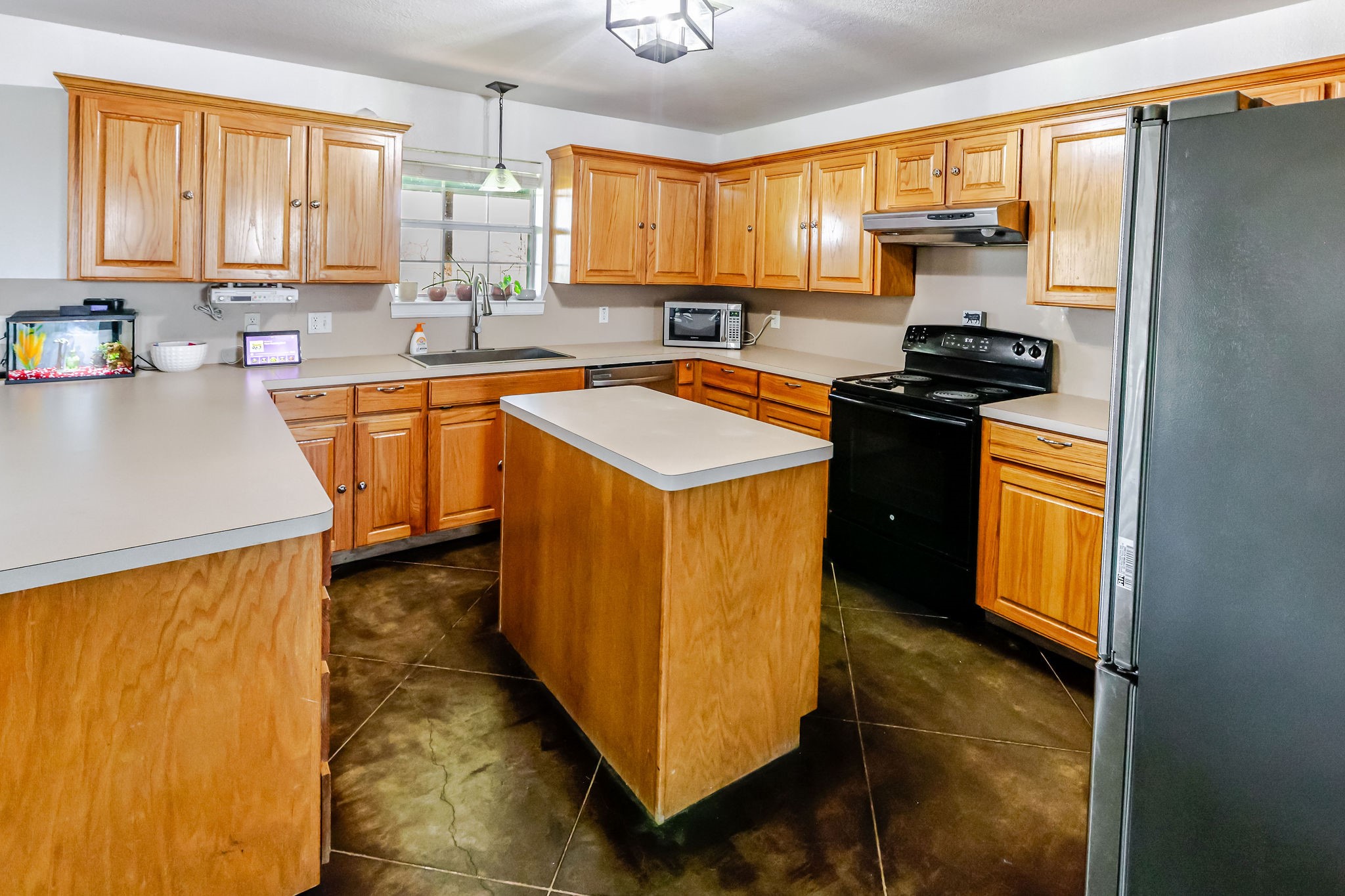 1727 Lcr 124 Mount Calm TX 76673