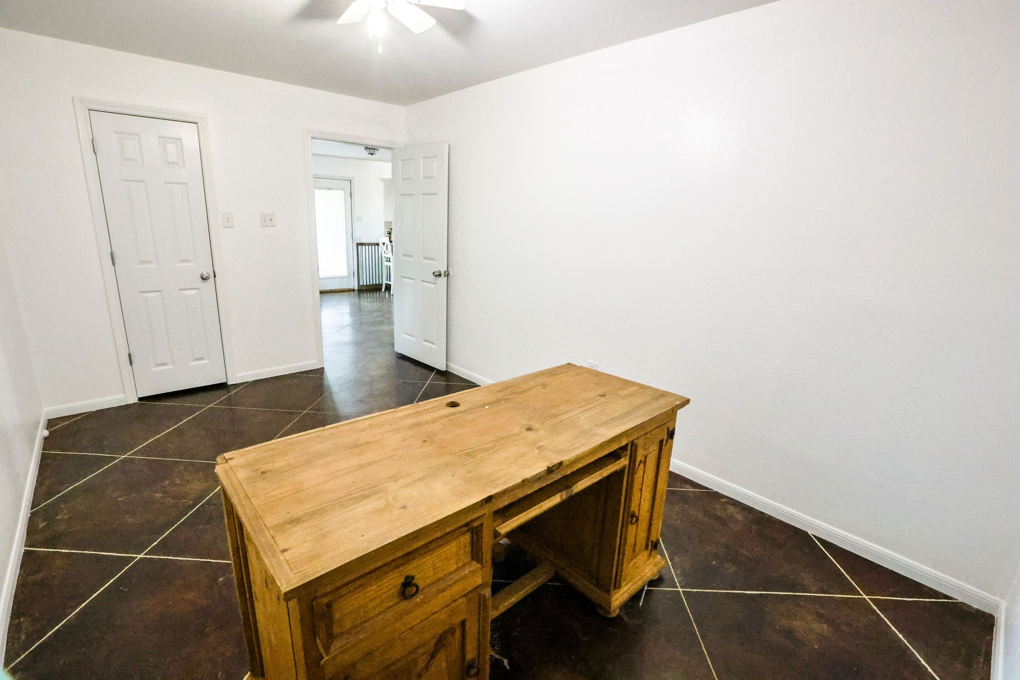 1727 Lcr 124 Mount Calm TX 76673