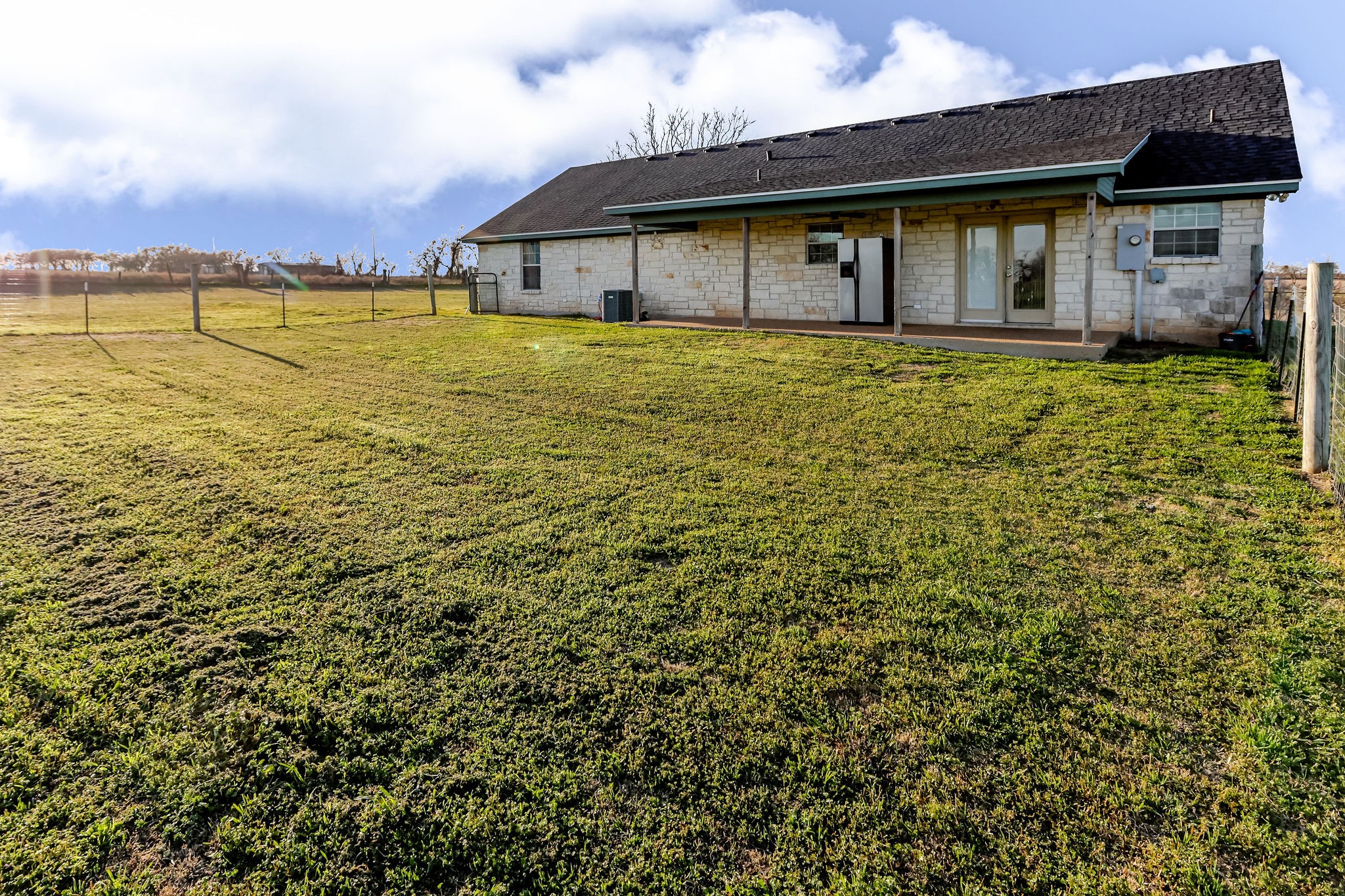 1727 Lcr 124 Mount Calm TX 76673