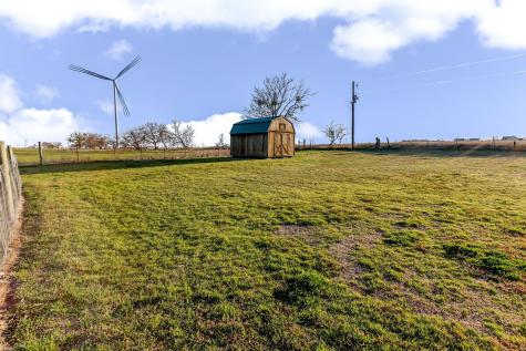 1727 Lcr 124 Mount Calm TX 76673