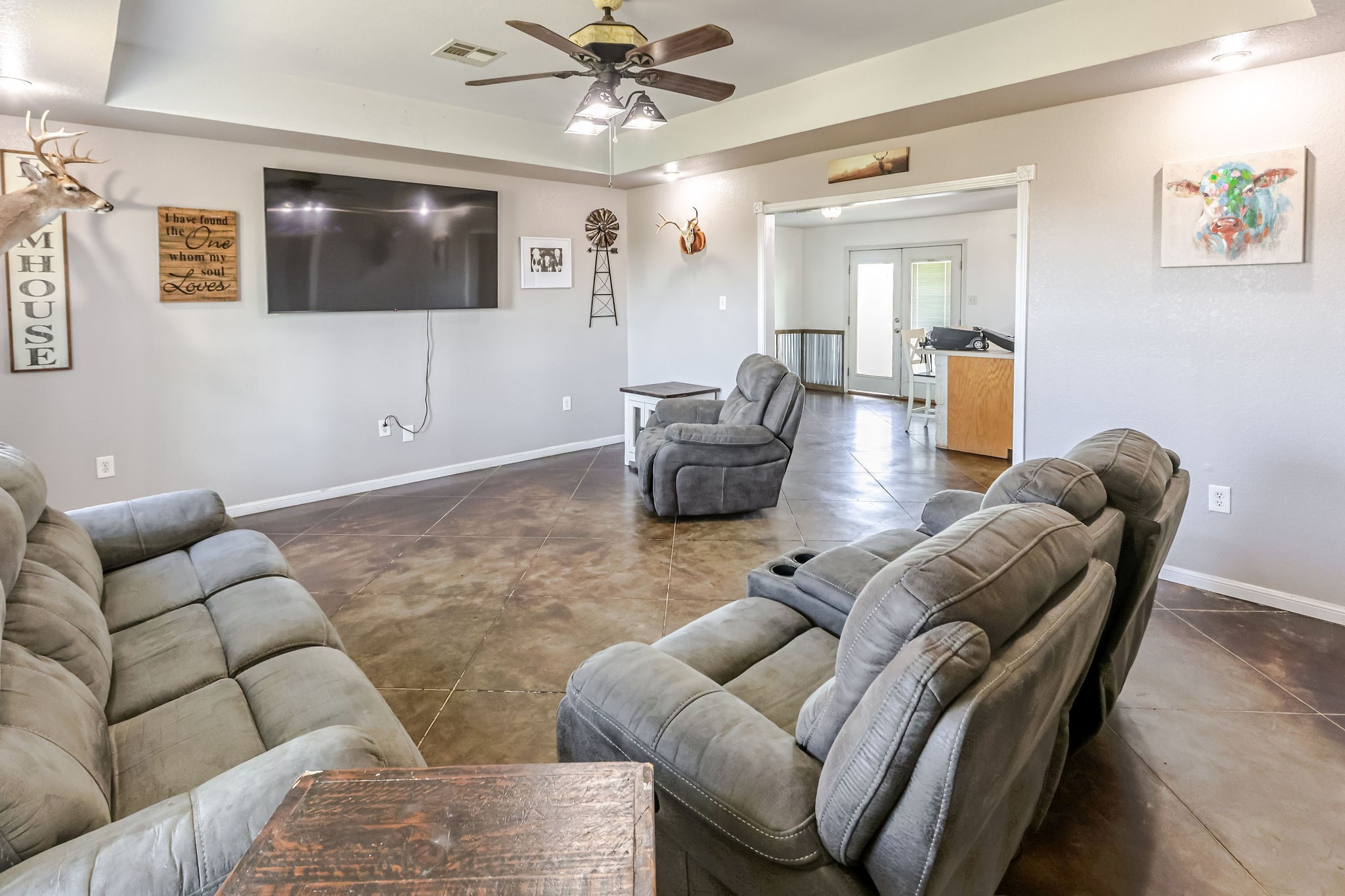 1727 Lcr 124 Mount Calm TX 76673