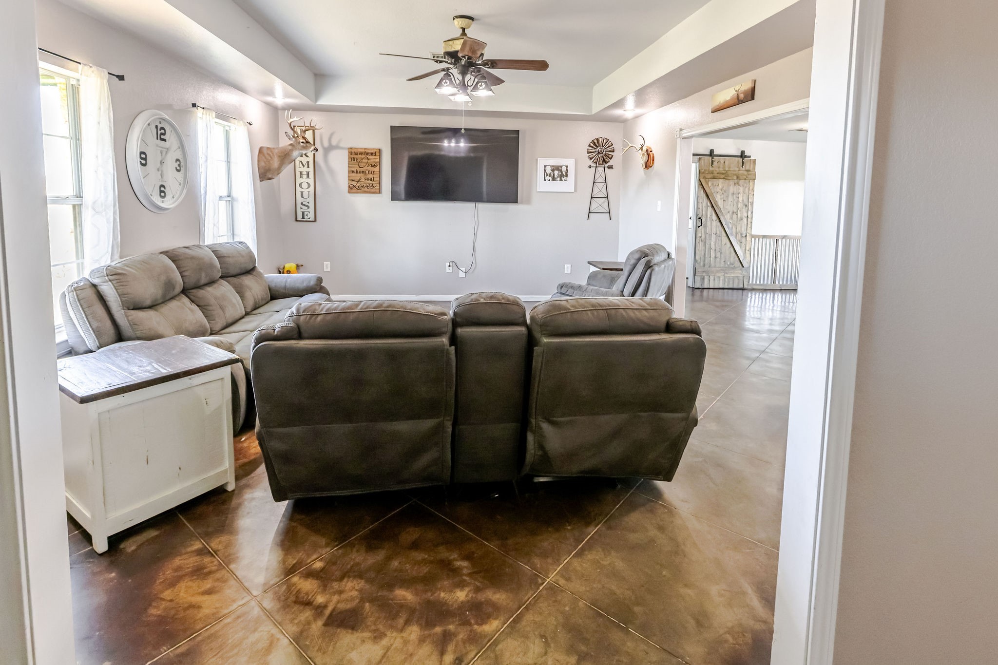 1727 Lcr 124 Mount Calm TX 76673