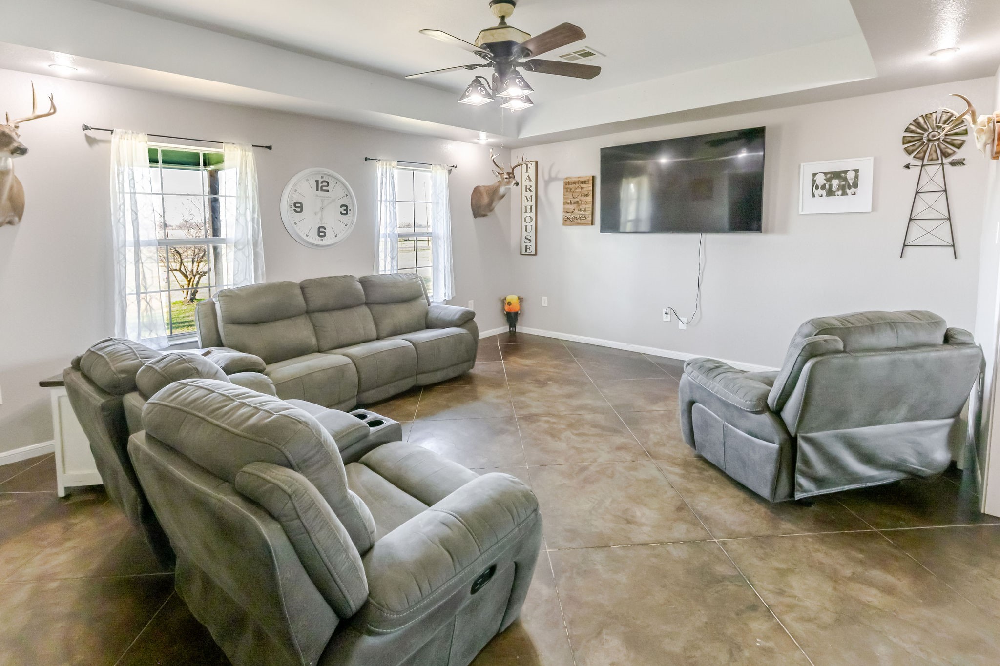 1727 Lcr 124 Mount Calm TX 76673