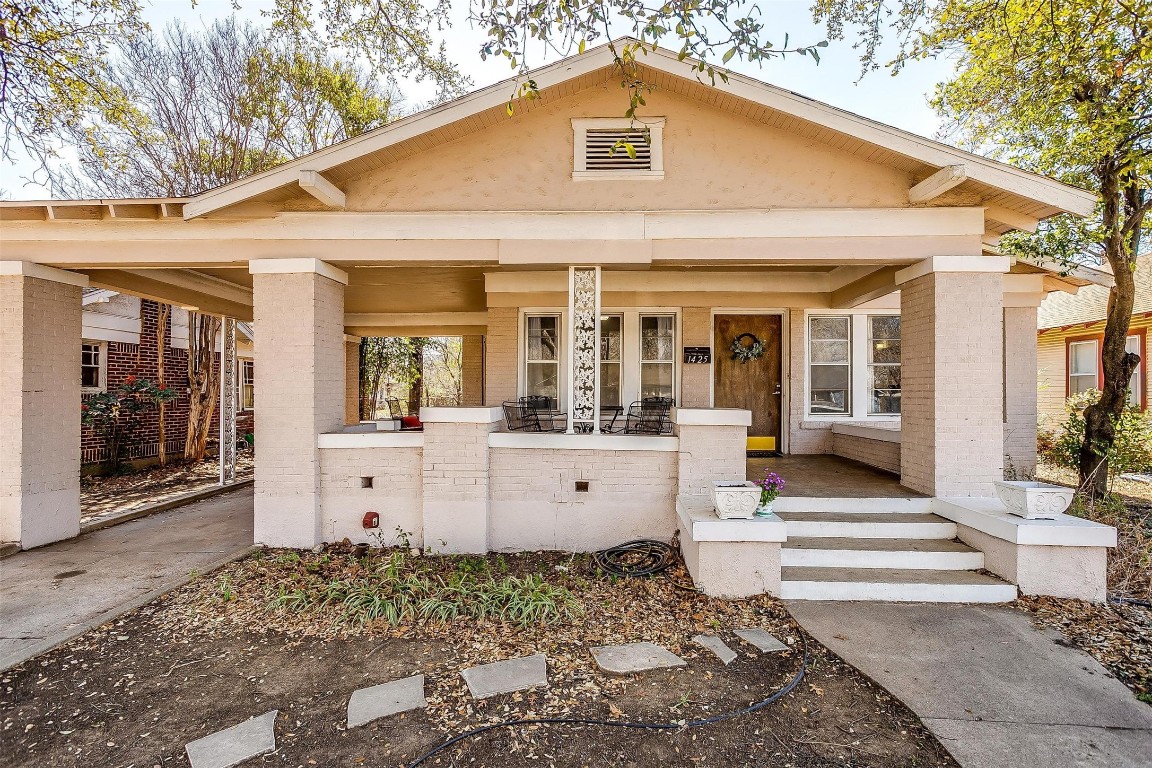 1425 W Gambrell Street Fort Worth TX 76115