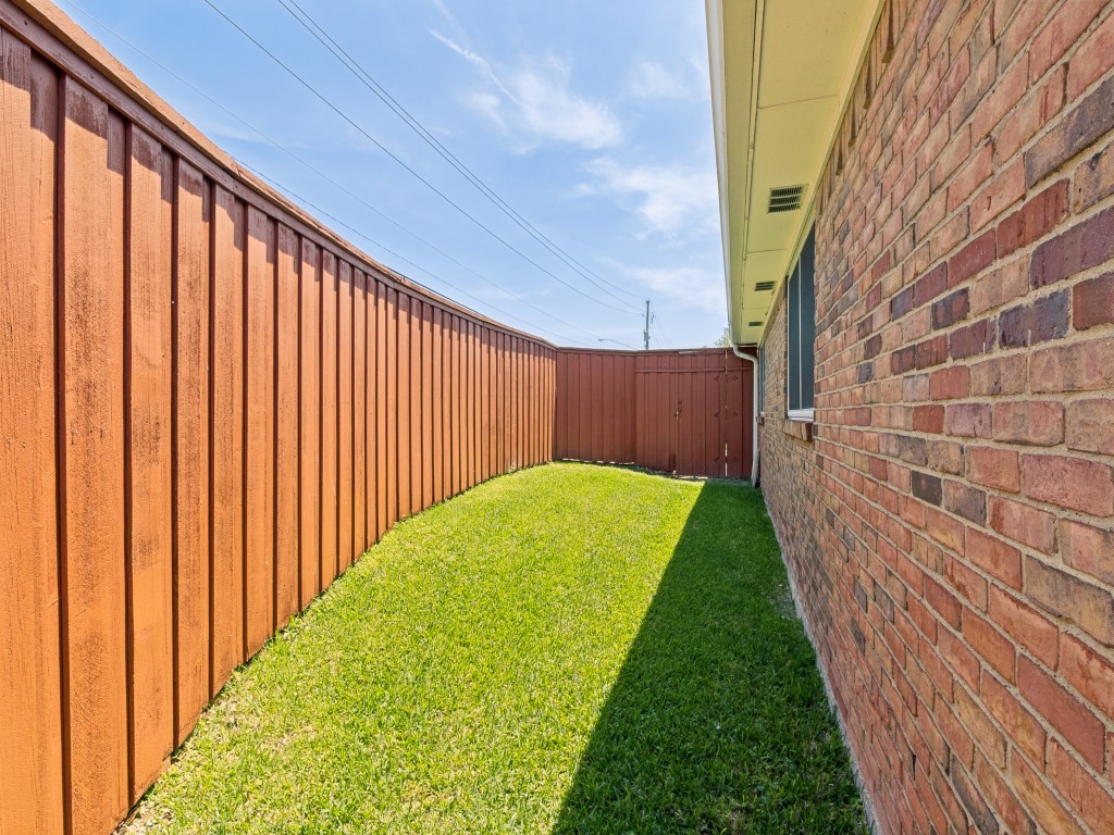 9502 Moss Haven Drive Dallas TX 75231