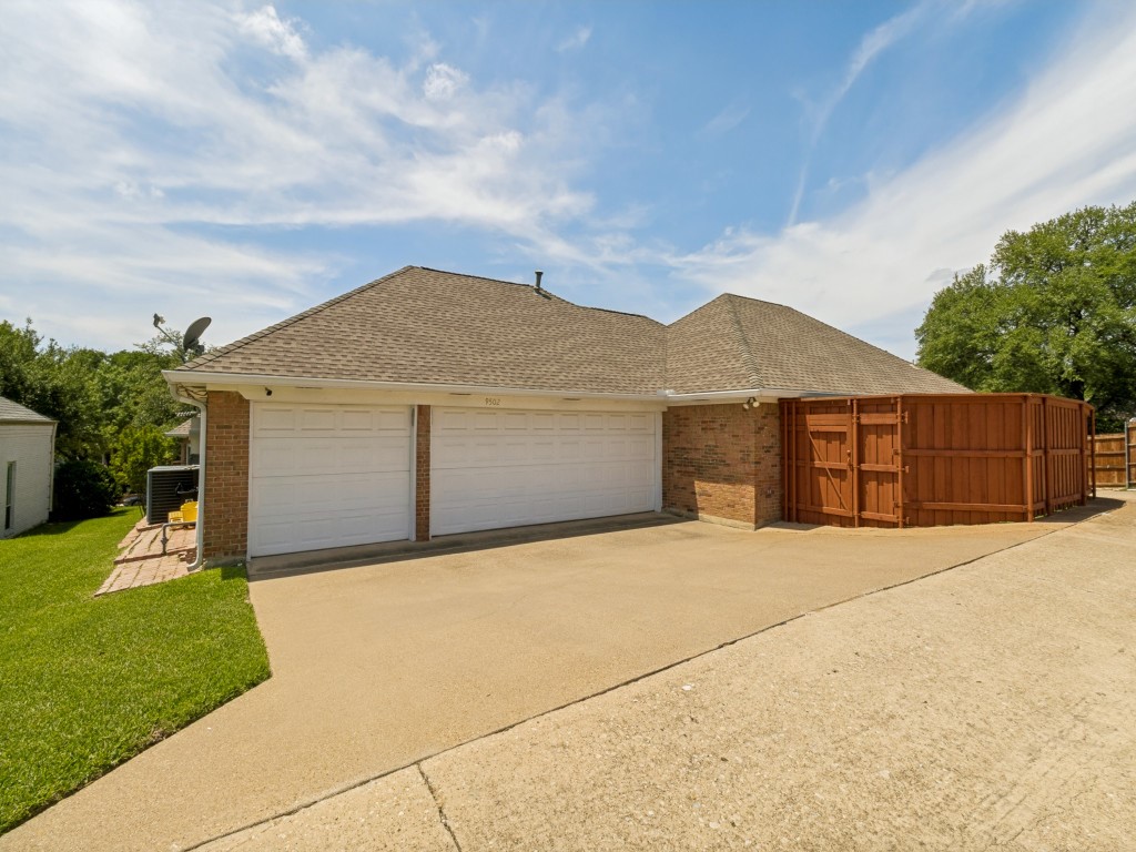 9502 Moss Haven Drive Dallas TX 75231