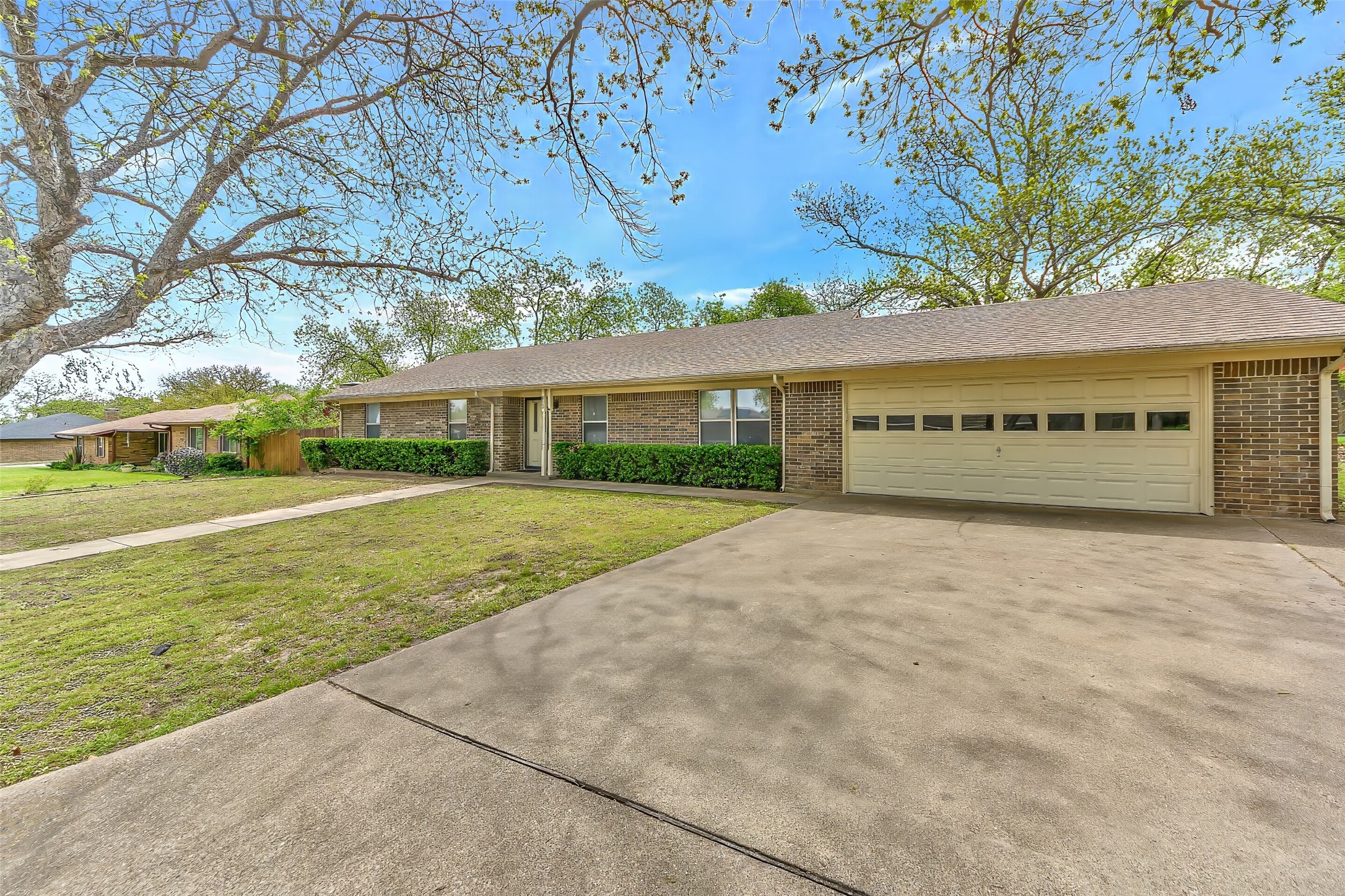 810 Hilltop Drive Weatherford TX 76086