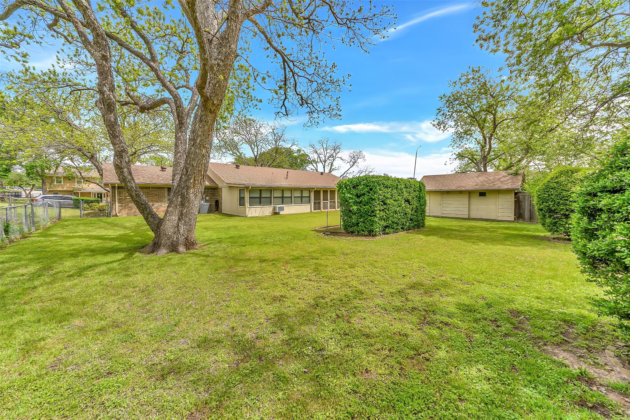 810 Hilltop Drive Weatherford TX 76086