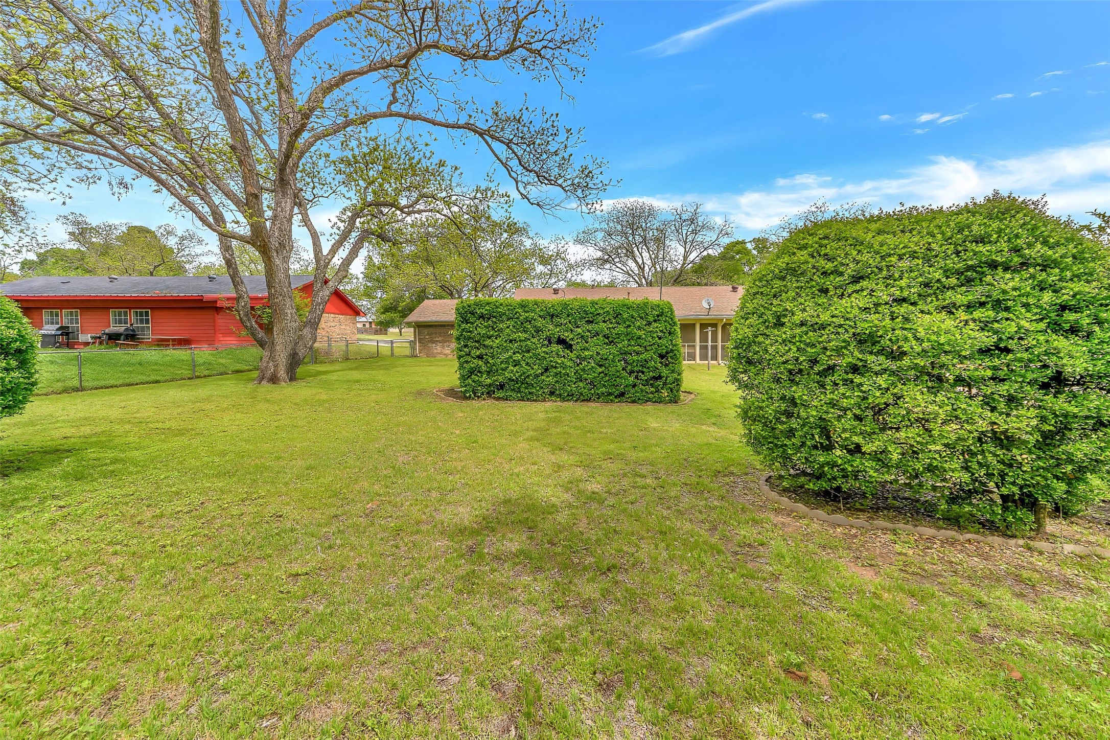 810 Hilltop Drive Weatherford TX 76086