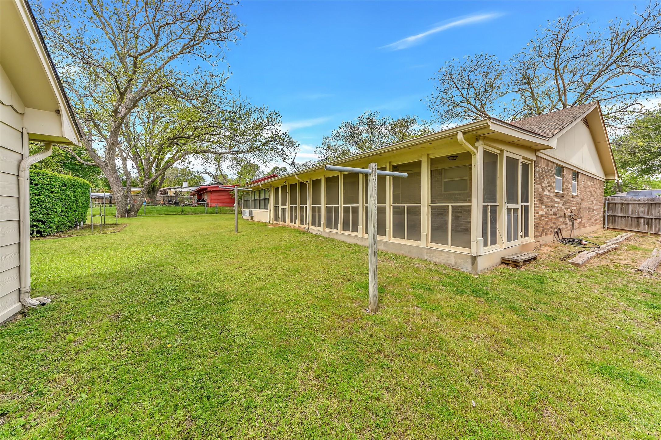 810 Hilltop Drive Weatherford TX 76086