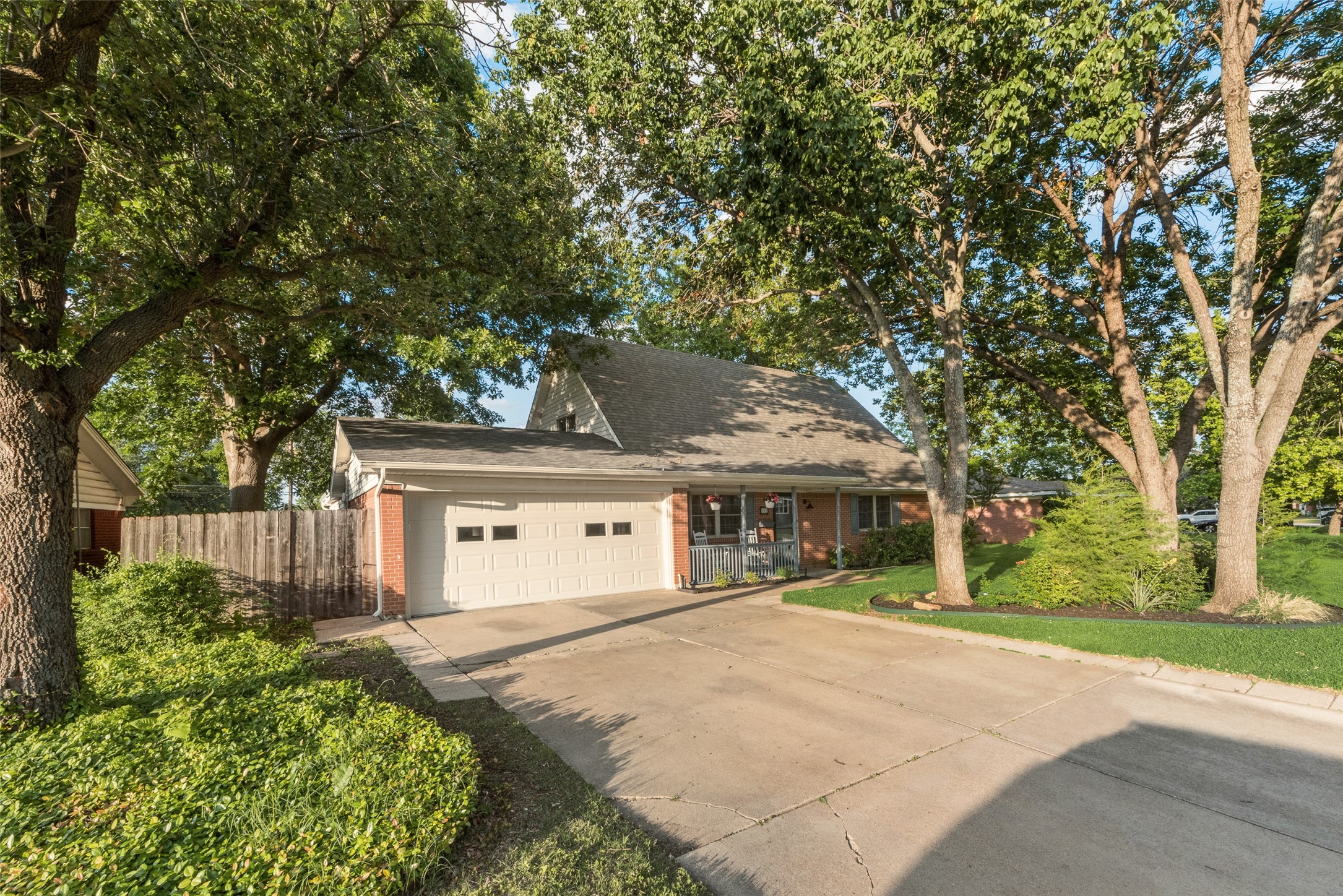 105 SE Harris Street Burleson TX 76028