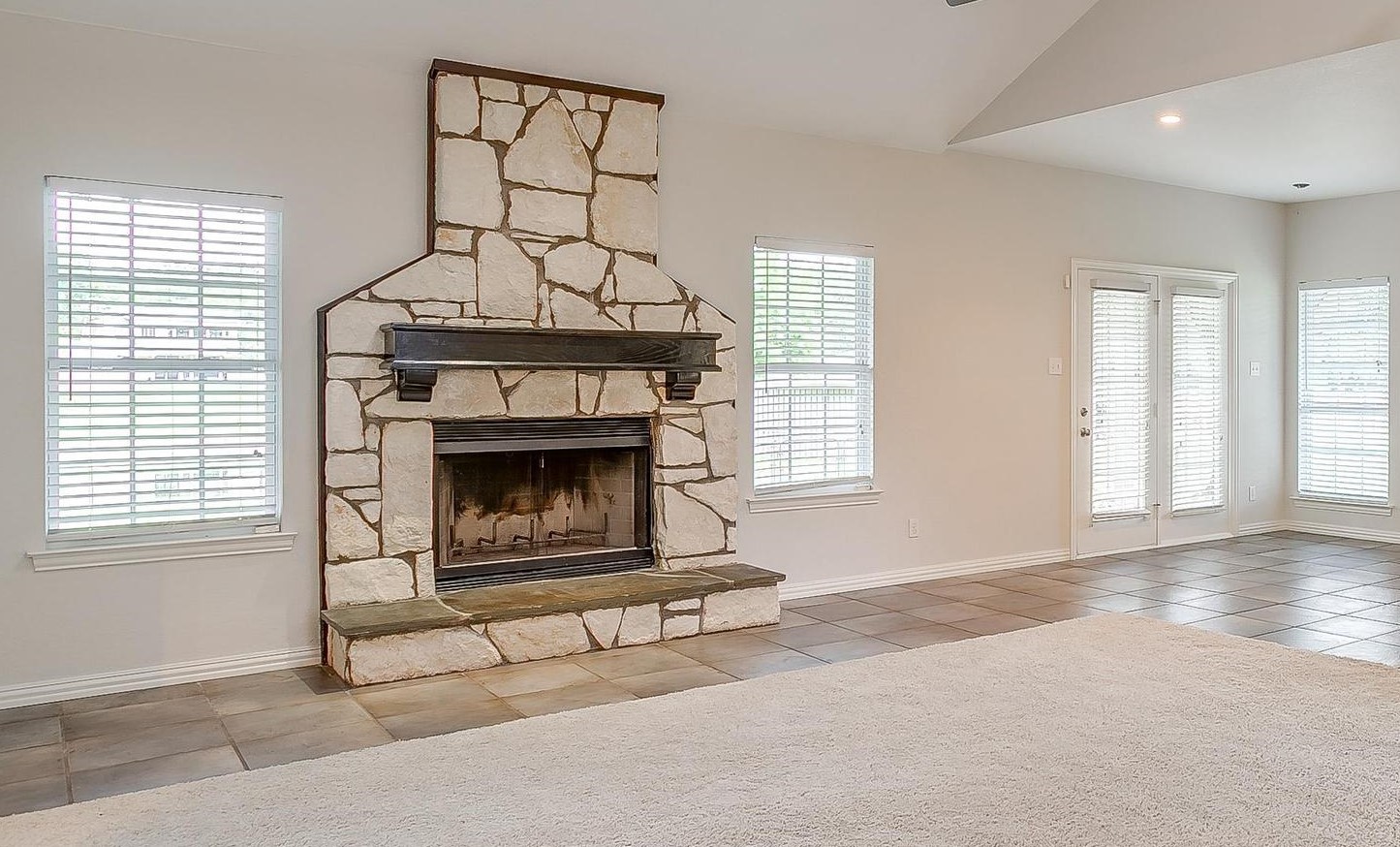 11972 Younger Court Azle TX 76020