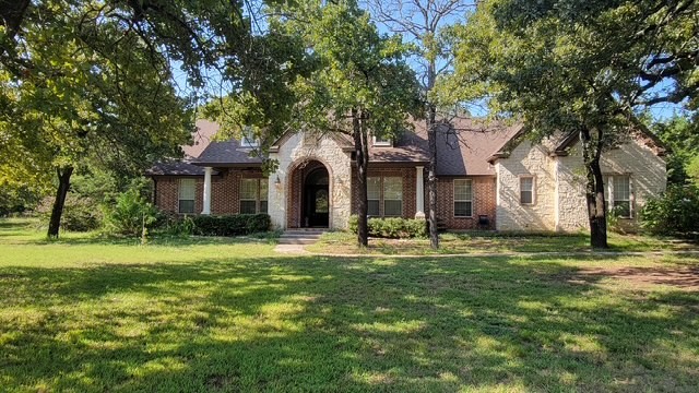 735 Sleepy Hollow Lane Valley View TX 76272