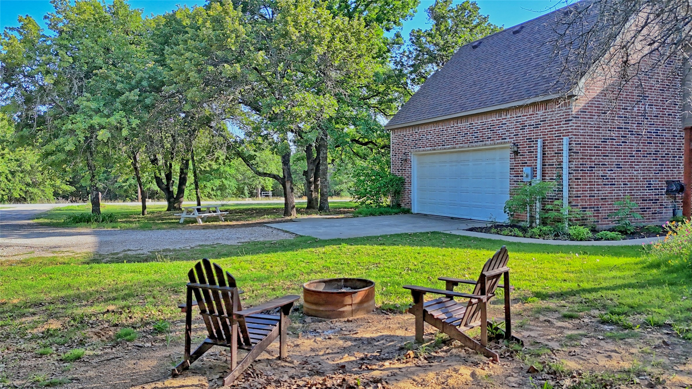735 Sleepy Hollow Lane Valley View TX 76272