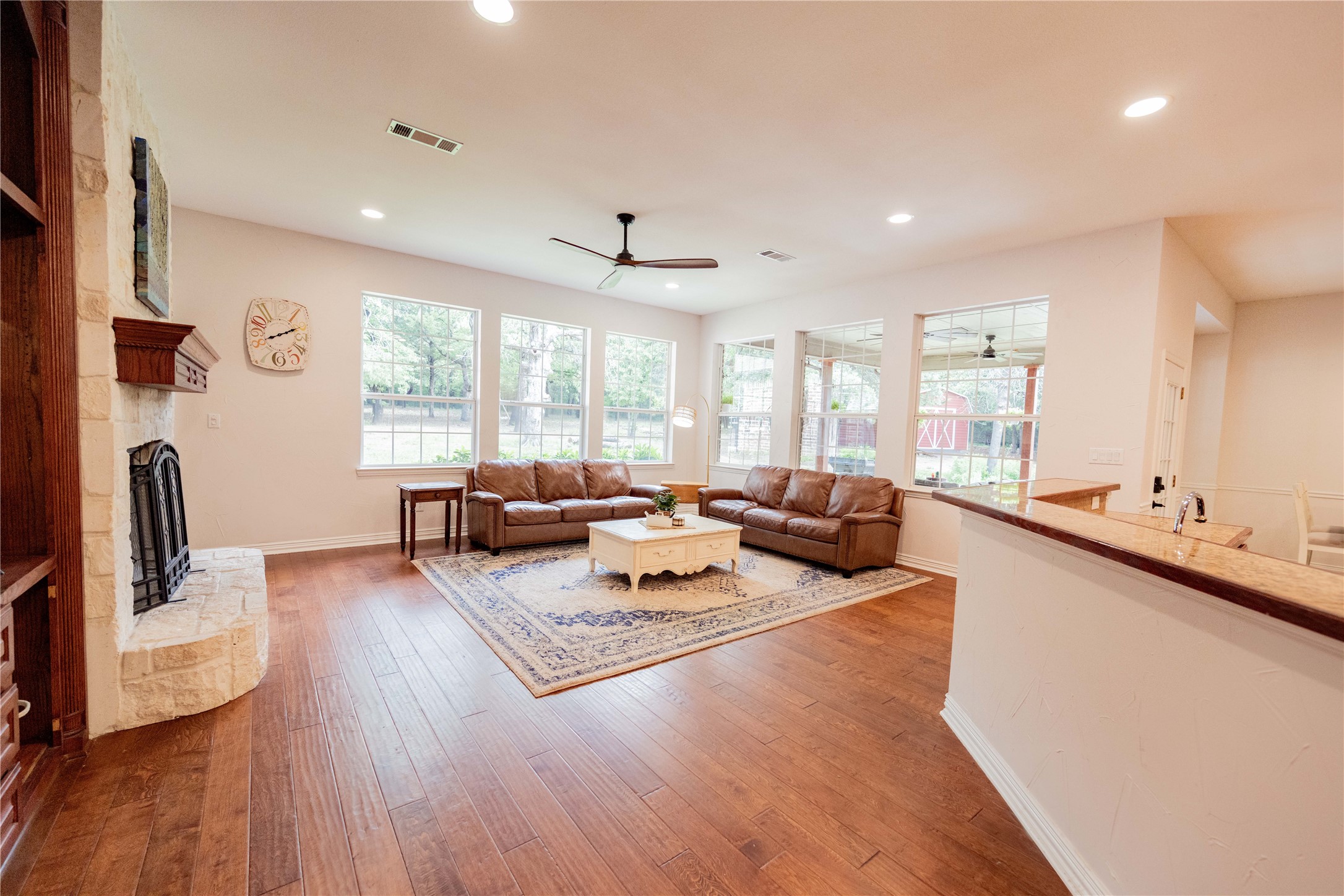 735 Sleepy Hollow Lane Valley View TX 76272