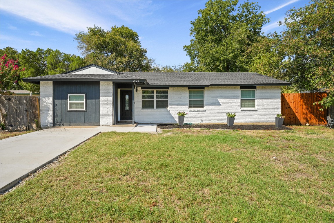 2103 Brookshire Street Arlington TX 76010