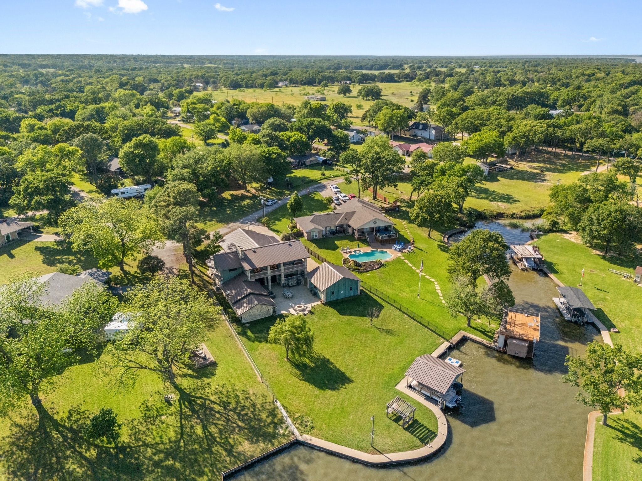 1035 Holiday Circle Seven Points TX 75143