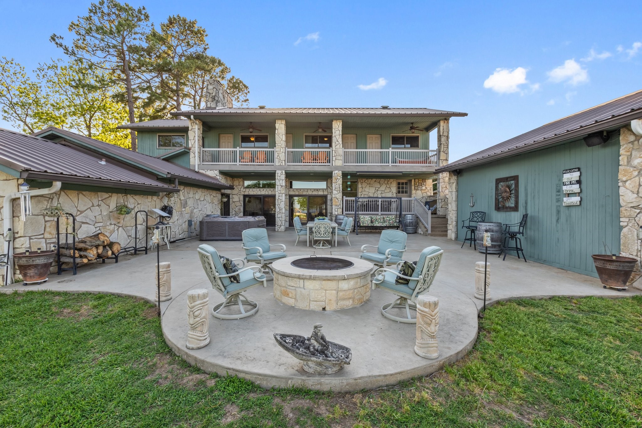 1035 Holiday Circle Seven Points TX 75143