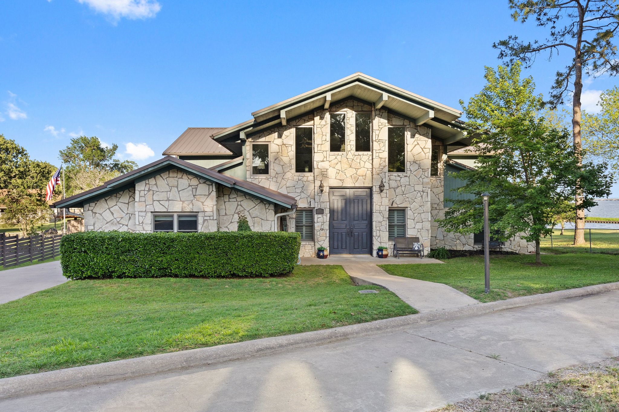 1035 Holiday Circle Seven Points TX 75143