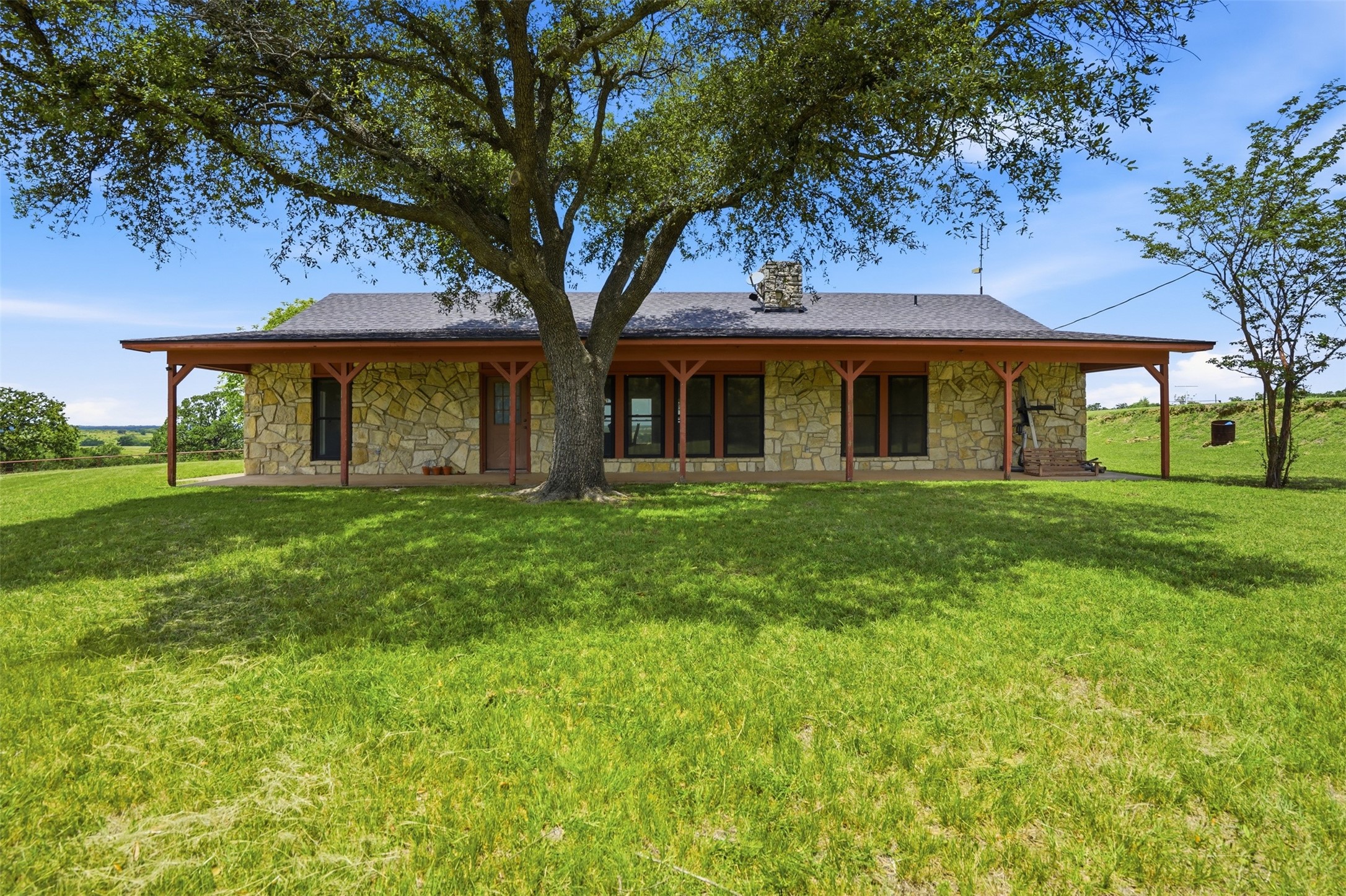 573 County Road 3592 Paradise TX 76073