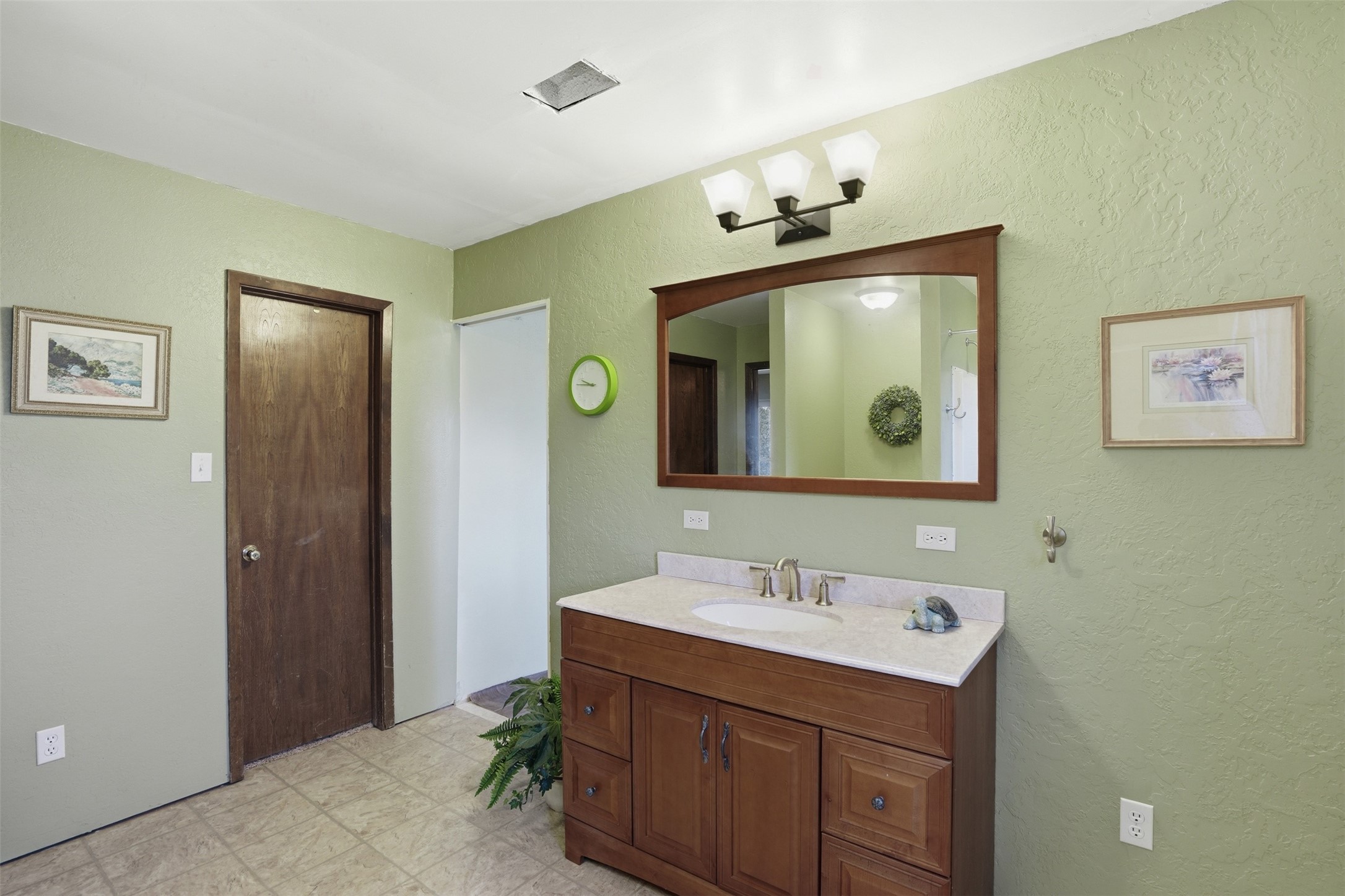 573 County Road 3592 Paradise TX 76073