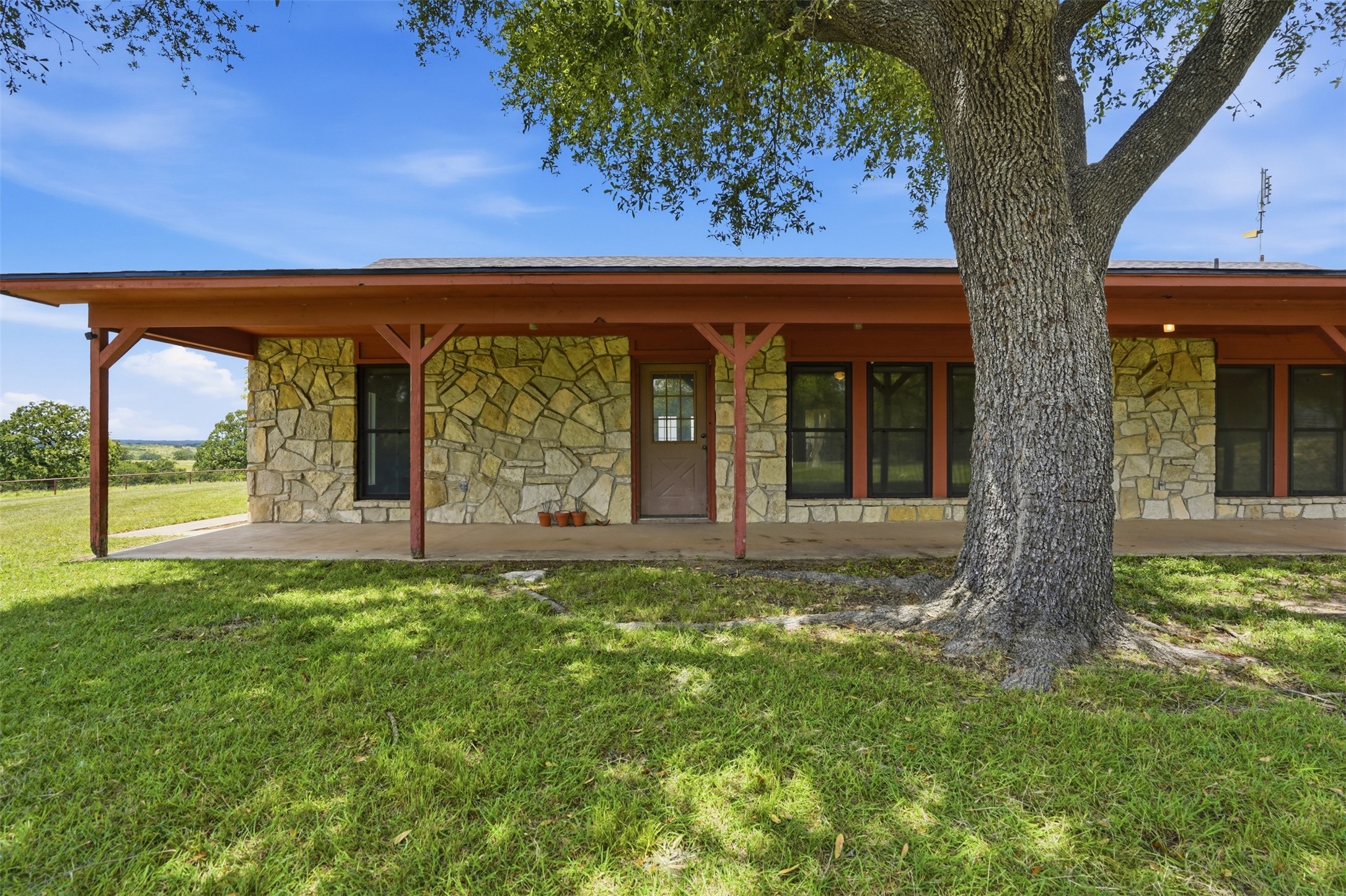 573 County Road 3592 Paradise TX 76073