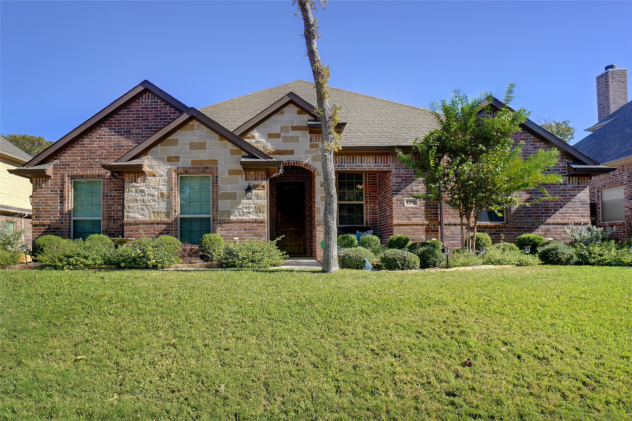 1252 Tradewind Circle Azle TX 76020