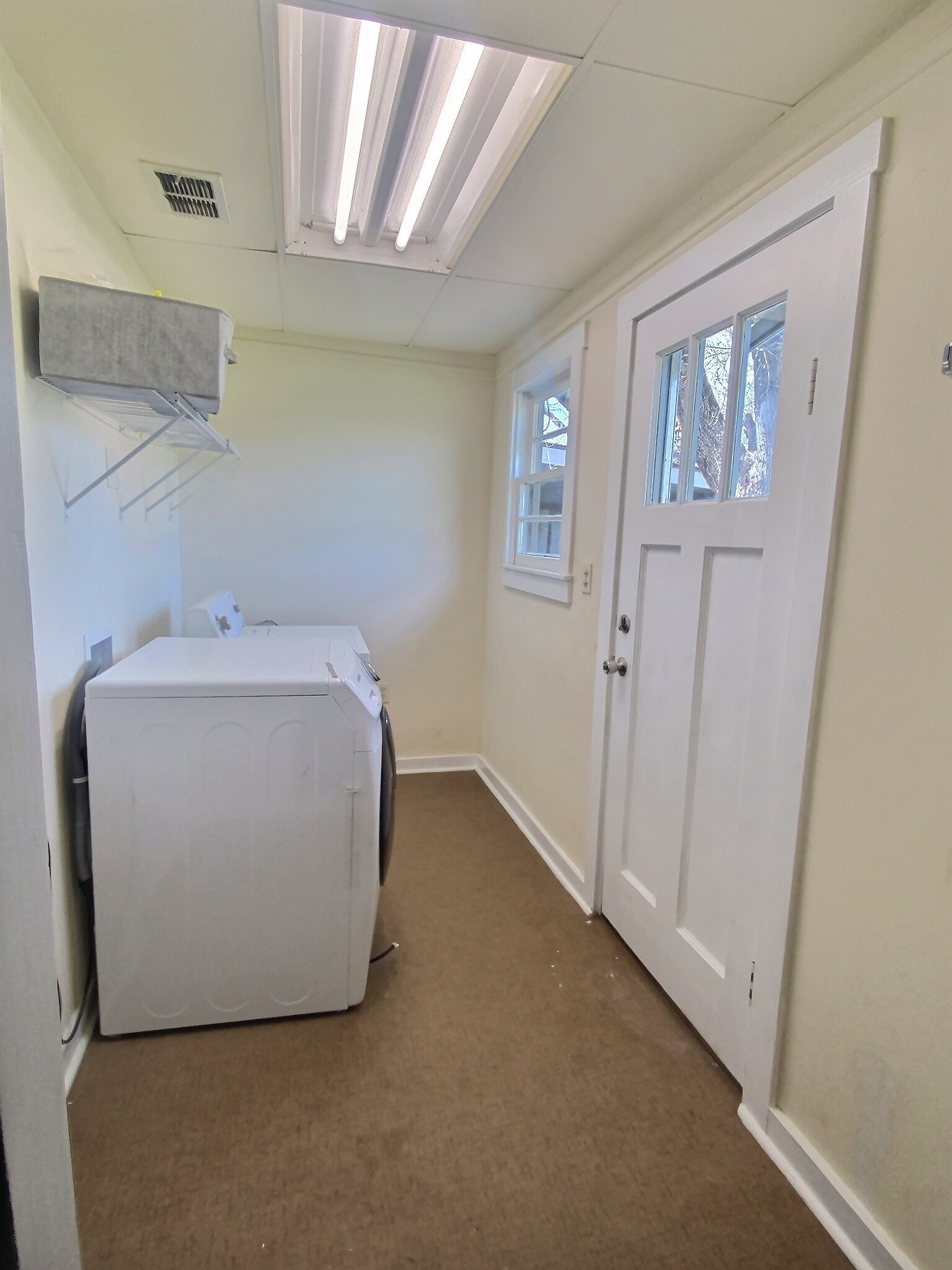 609 E Ellen Avenue Hurst TX 76053