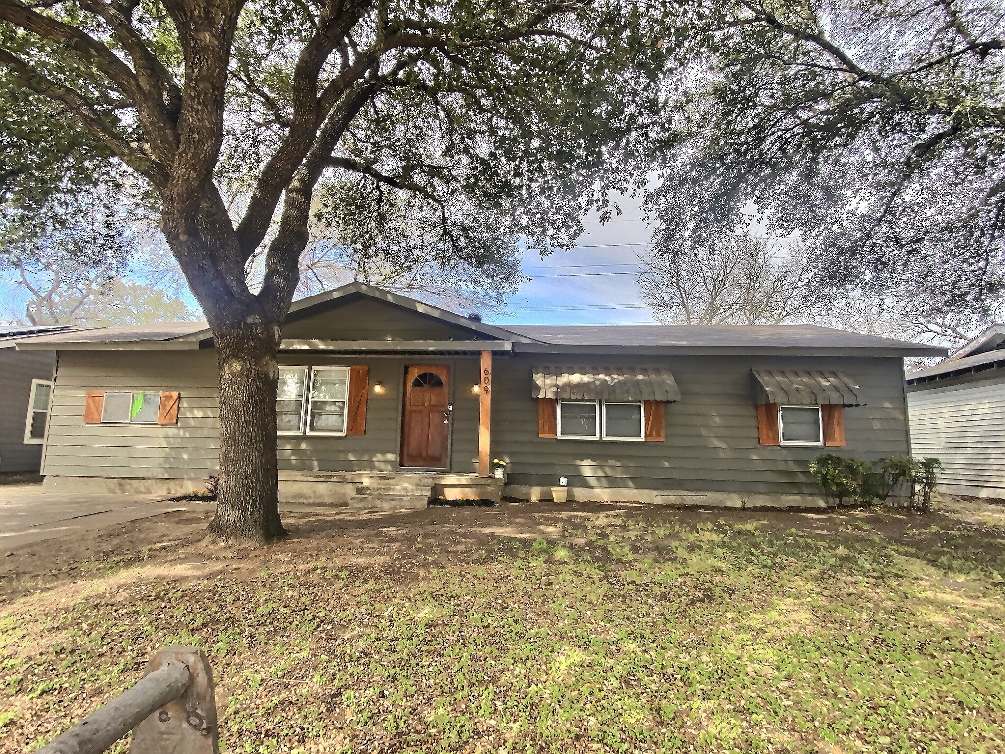 609 E Ellen Avenue Hurst TX 76053