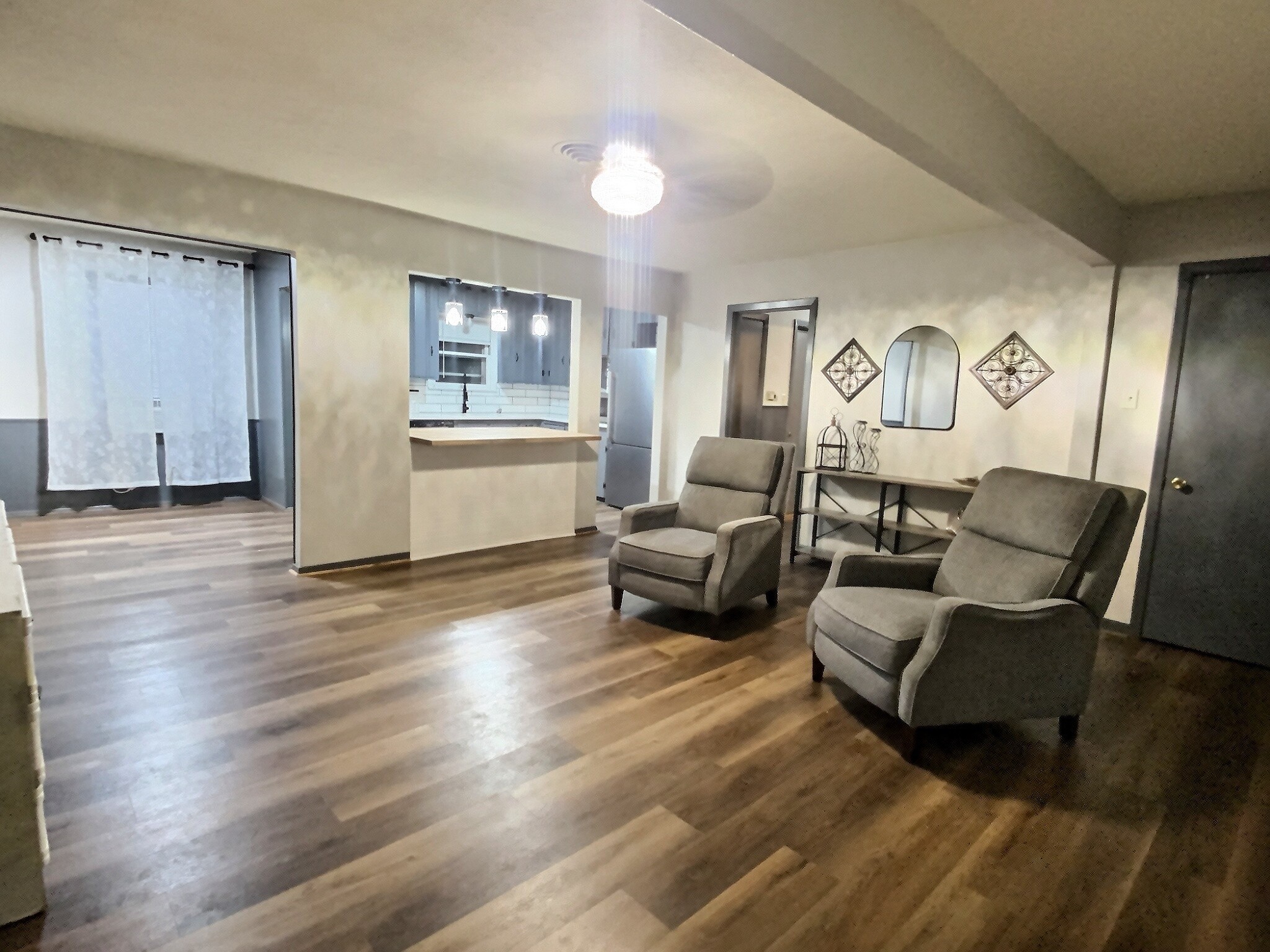 609 E Ellen Avenue Hurst TX 76053