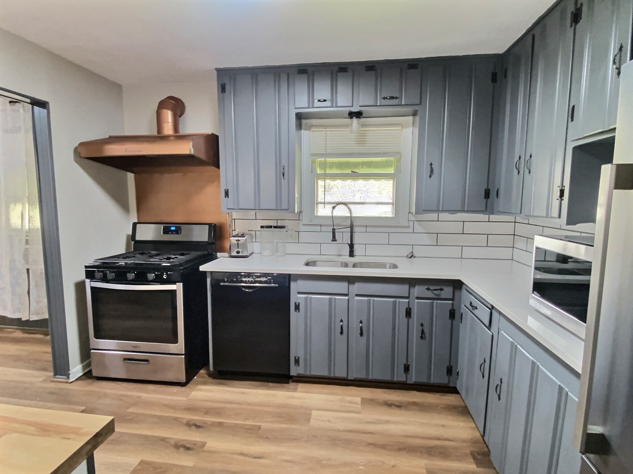 609 E Ellen Avenue Hurst TX 76053