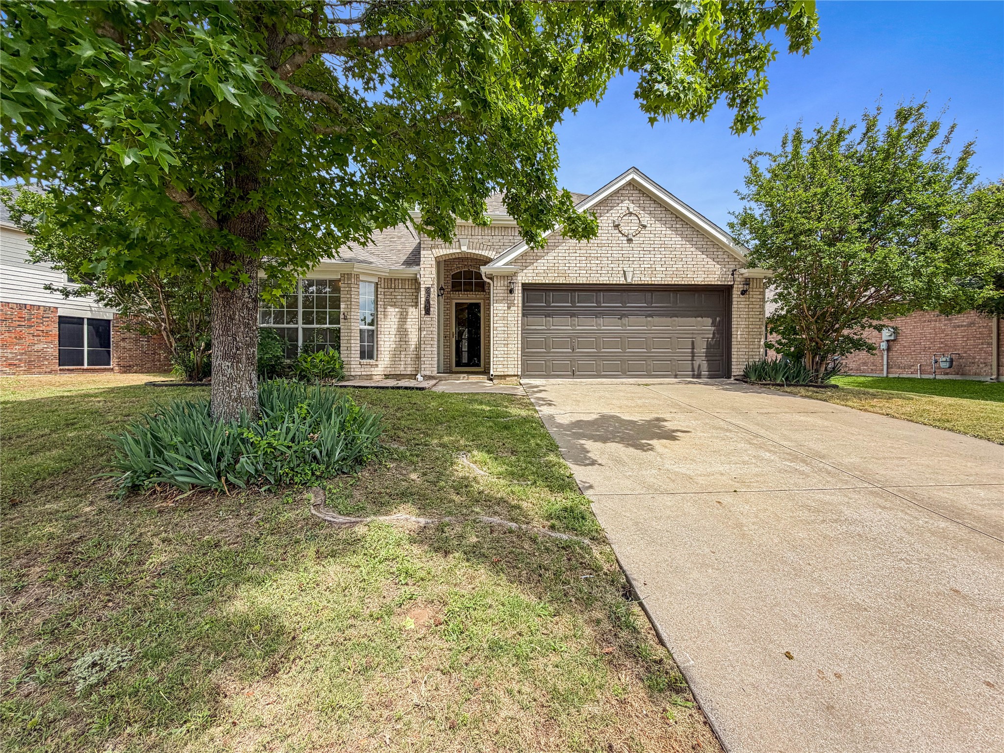 2516 Fairway View Drive Burleson TX 76028