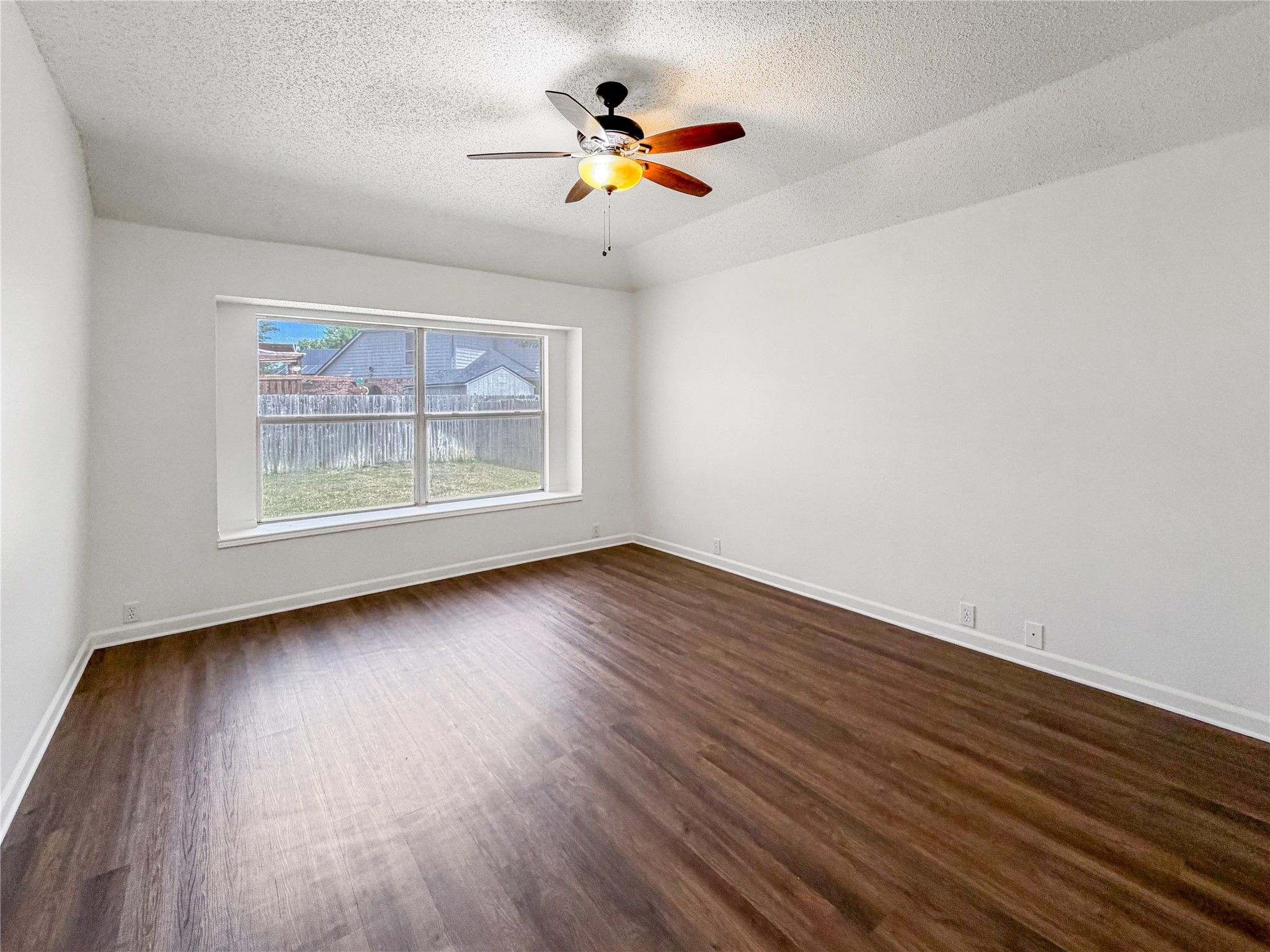 2516 Fairway View Drive Burleson TX 76028