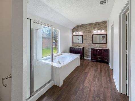 2516 Fairway View Drive Burleson TX 76028