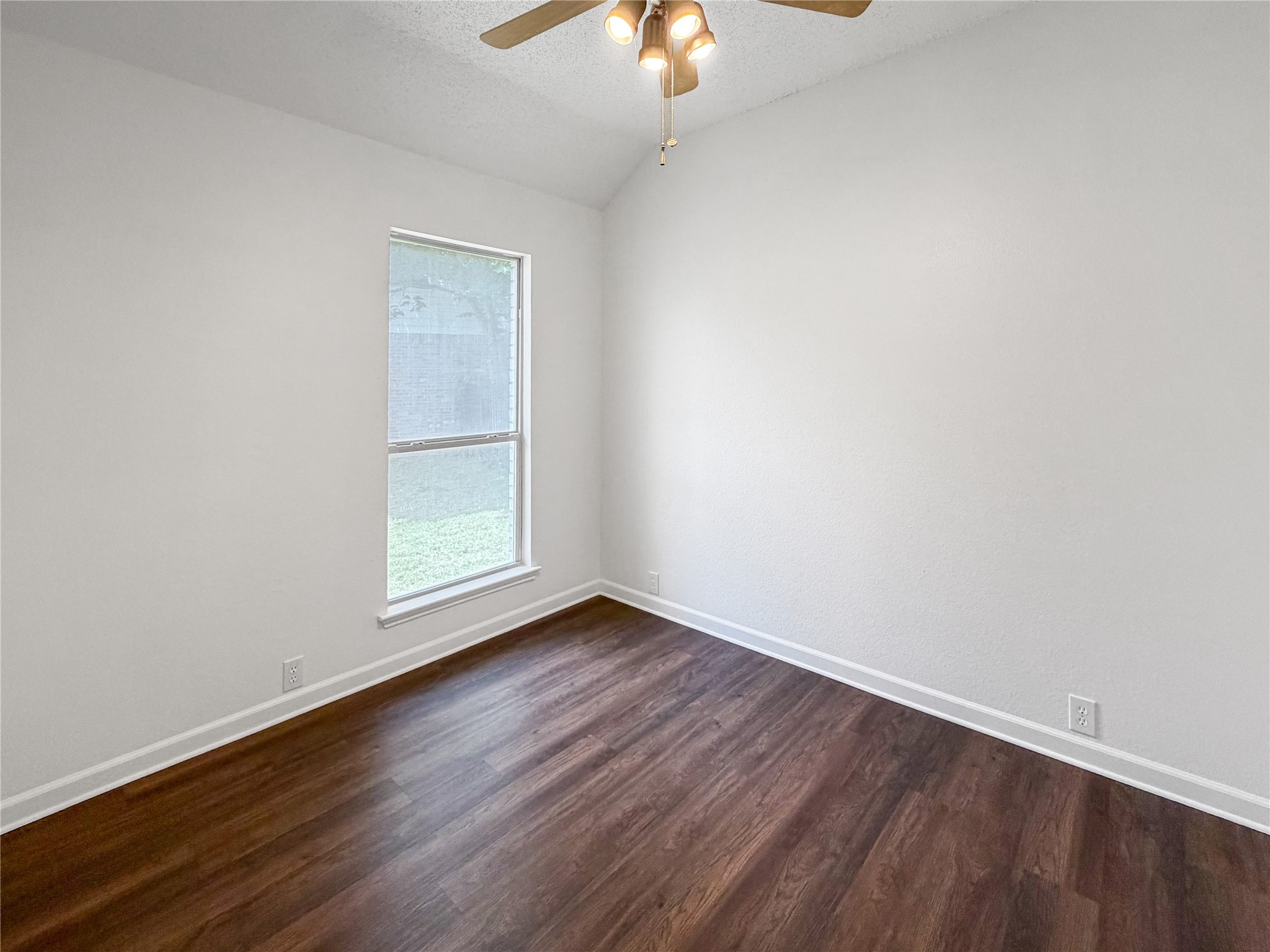 2516 Fairway View Drive Burleson TX 76028