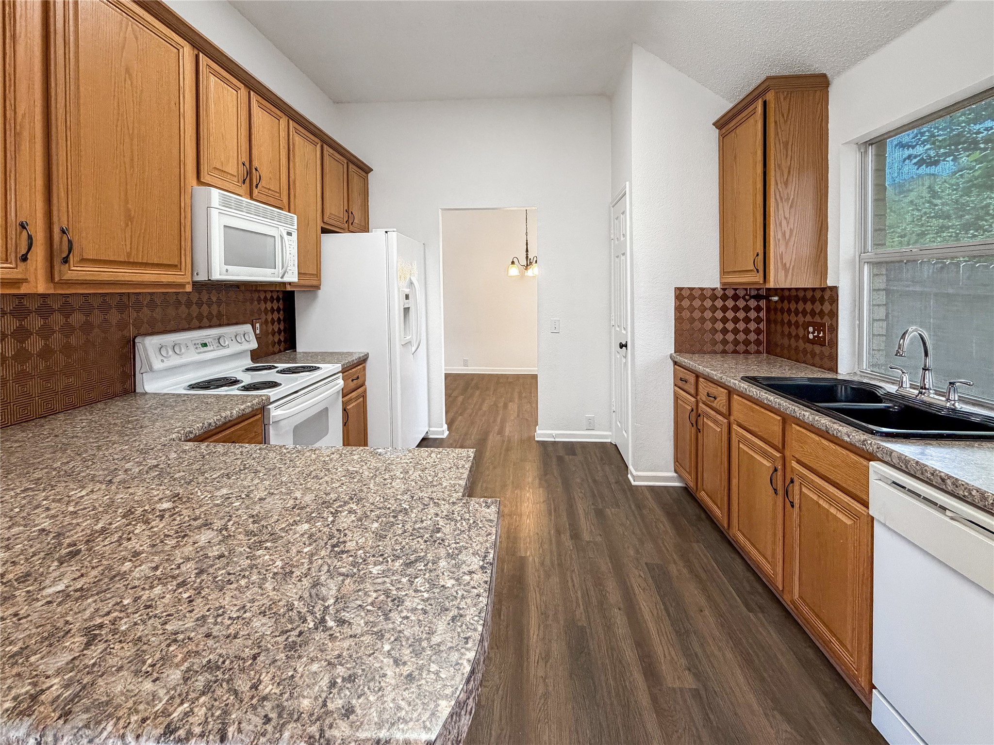 2516 Fairway View Drive Burleson TX 76028