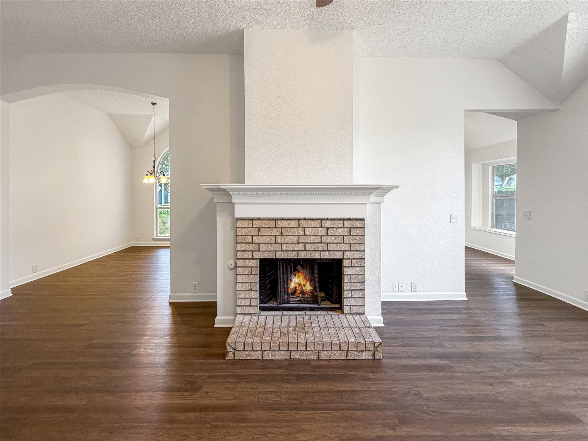 2516 Fairway View Drive Burleson TX 76028