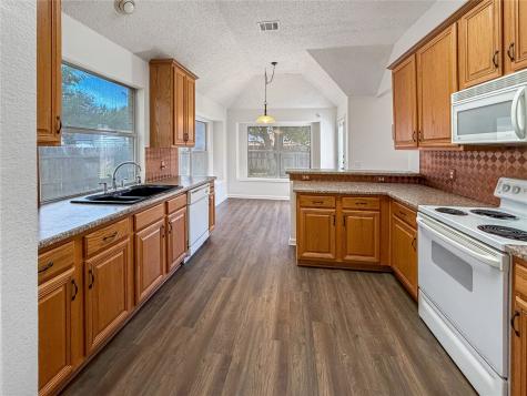 2516 Fairway View Drive Burleson TX 76028