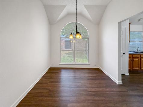 2516 Fairway View Drive Burleson TX 76028