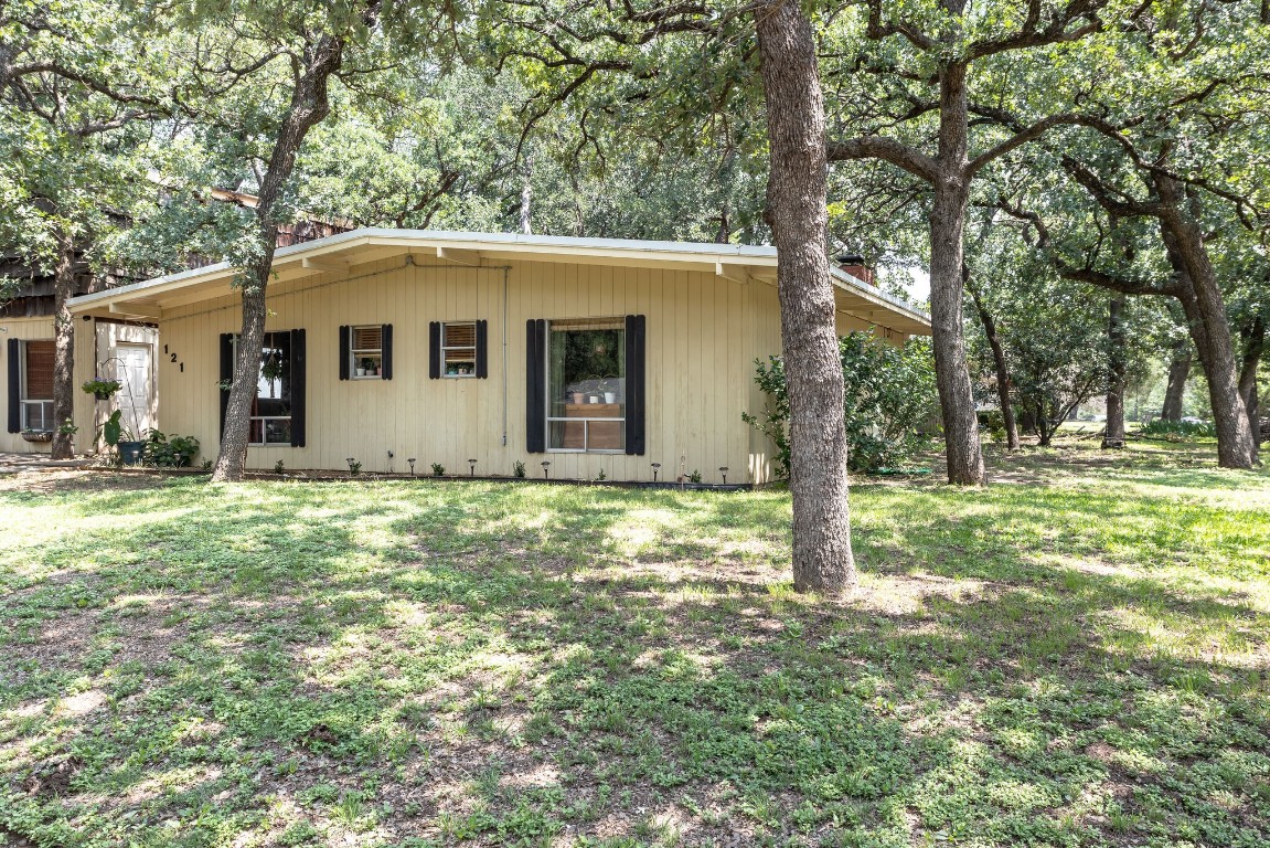 121 Rosedale Avenue Keene TX 76059