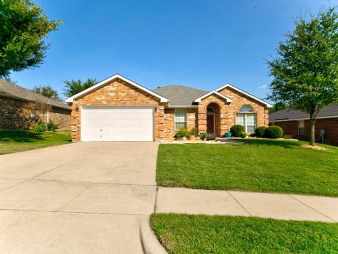 1169 Briar Creek Drive Benbrook TX 76126