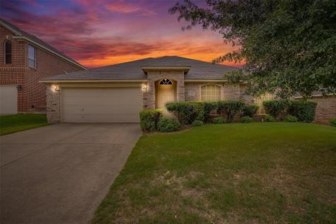 1116 Hackberry Court Burleson TX 76028