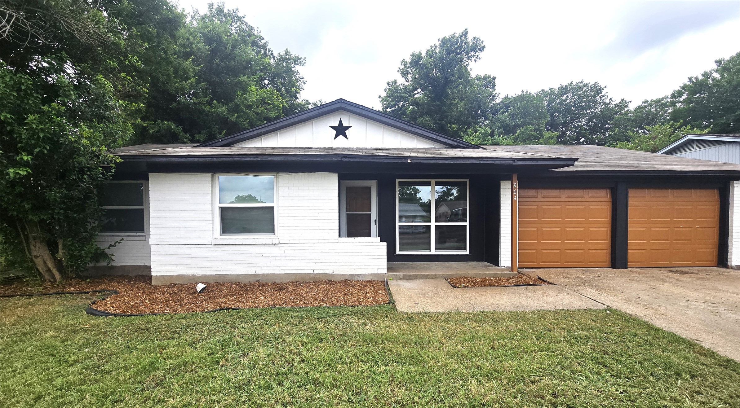 904 Deerwood Drive Dallas TX 75232