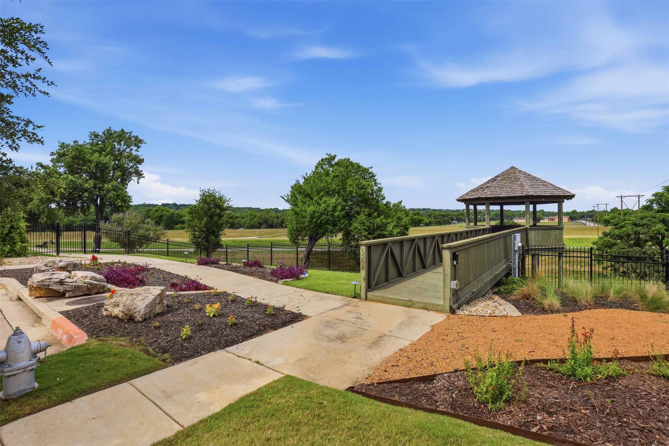 527 Trailrider Road Fort Worth TX 76114