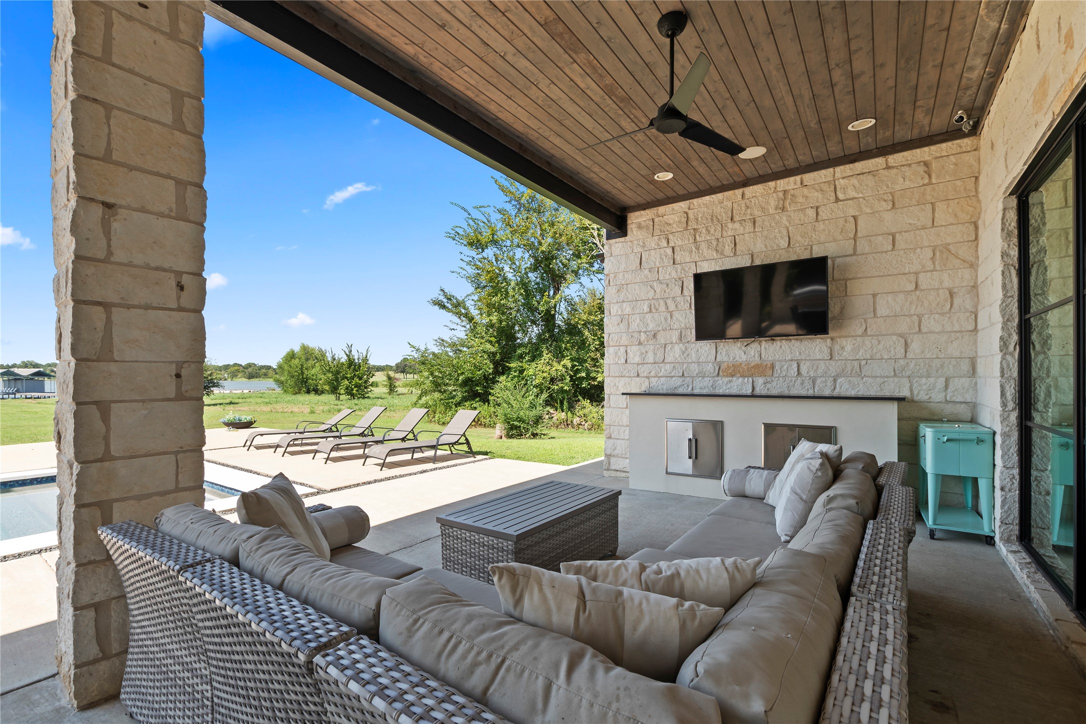111 Sun Valley Mabank TX 75147