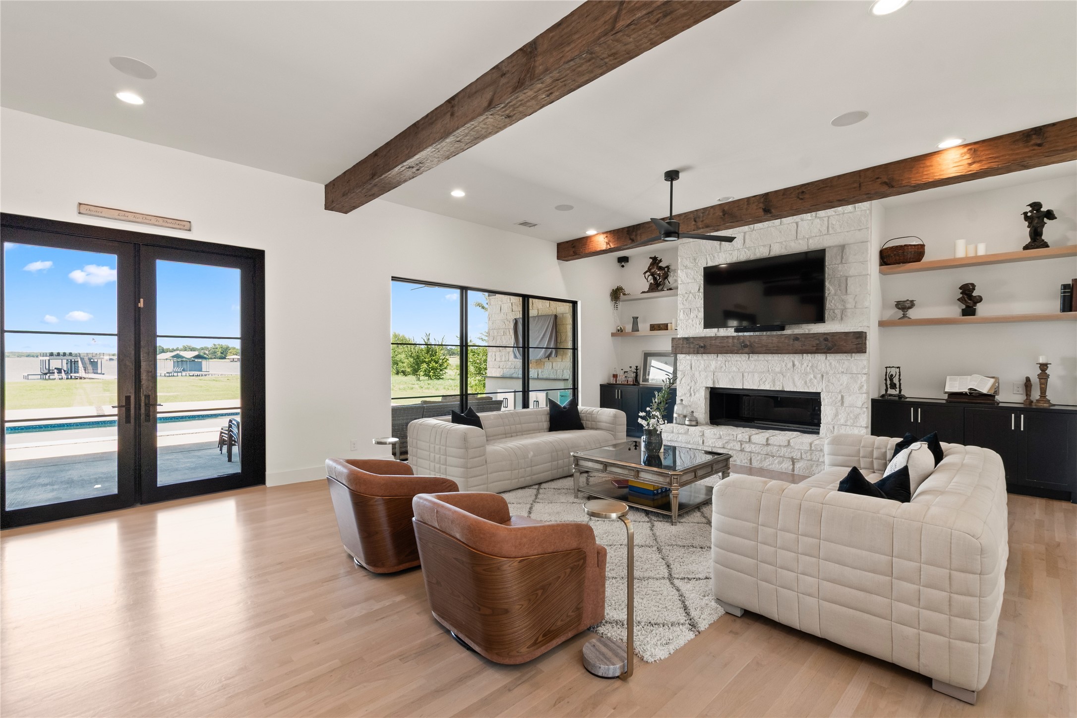 111 Sun Valley Mabank TX 75147