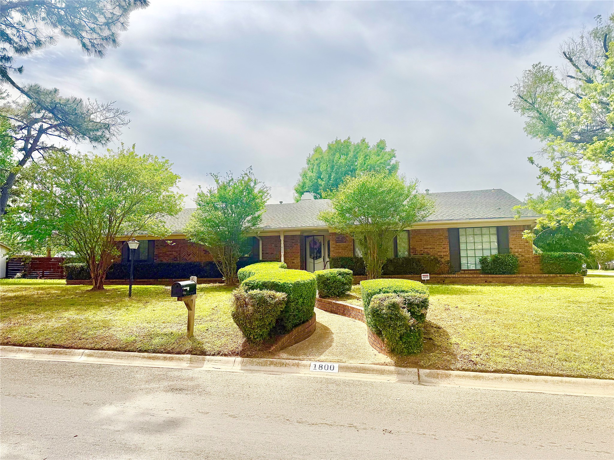 1800 Southridge Drive Denton TX 76205