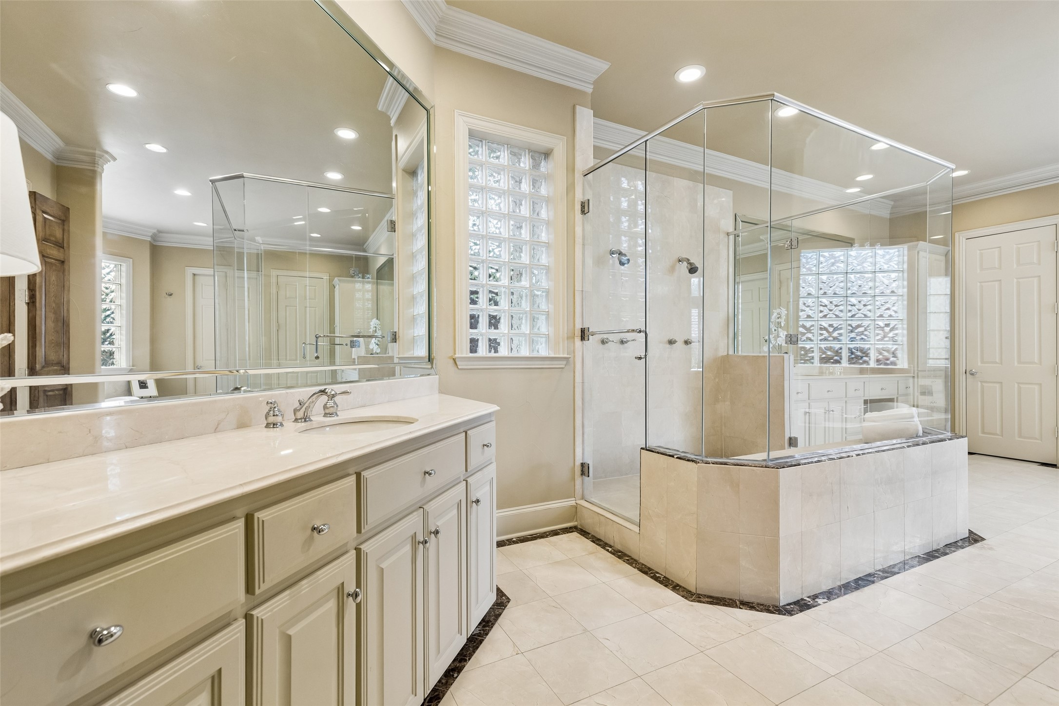 5315 Ambergate Lane Dallas TX 75287