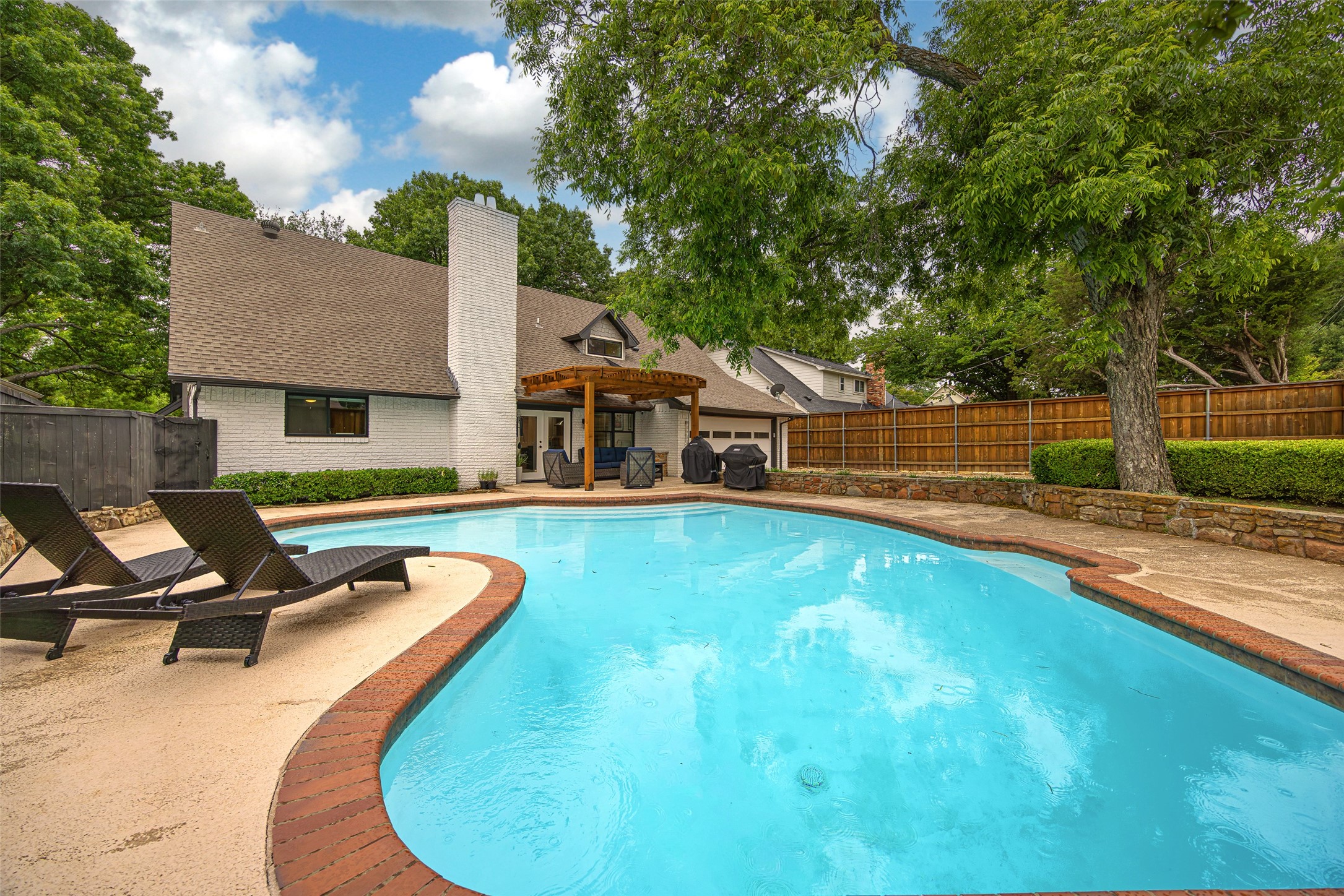 9827 Vistadale Drive Dallas TX 75238